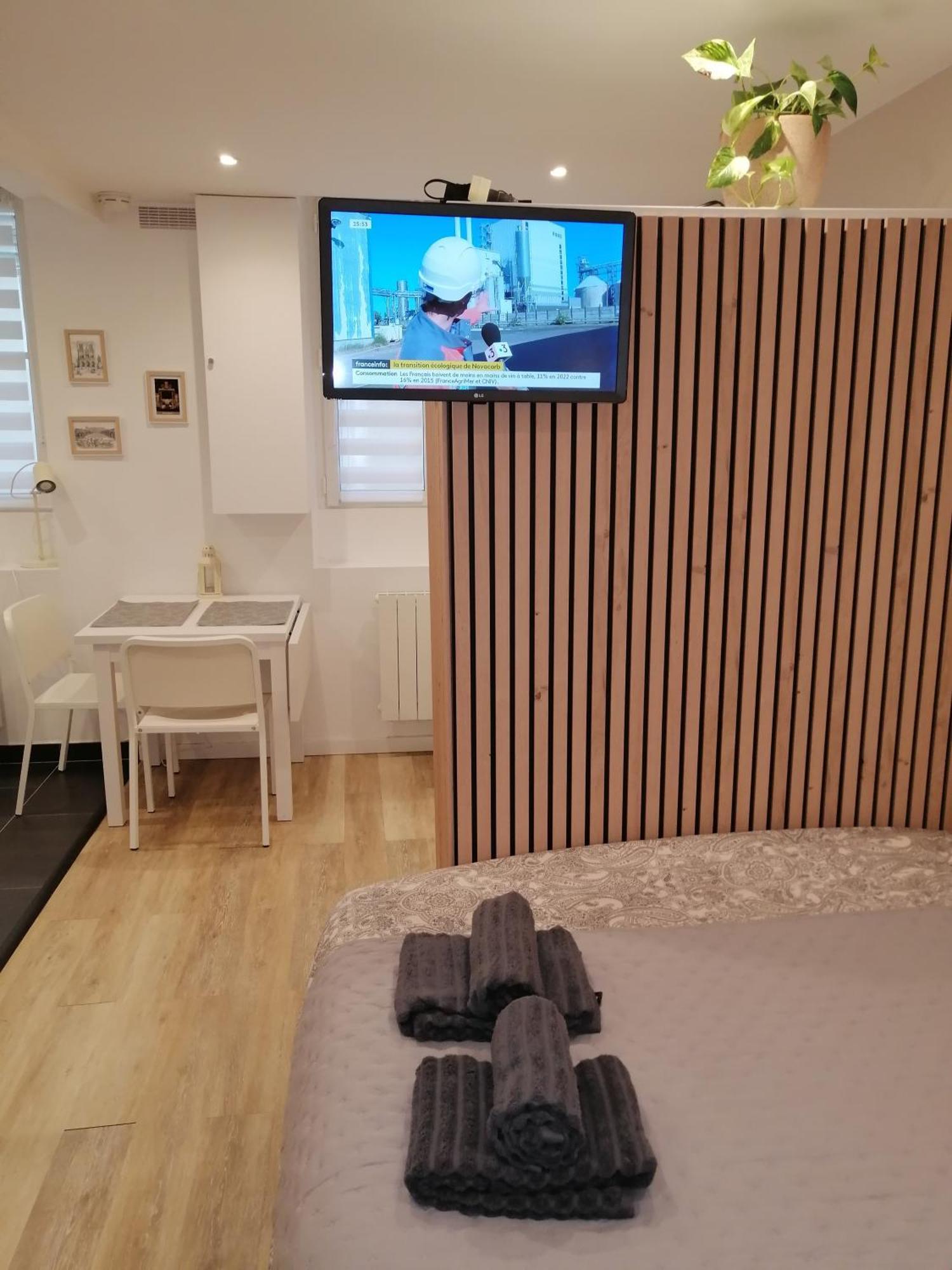Le Vauban, Charmant Studio 5 Minutes Du Chateau 베흑사이으 외부 사진
