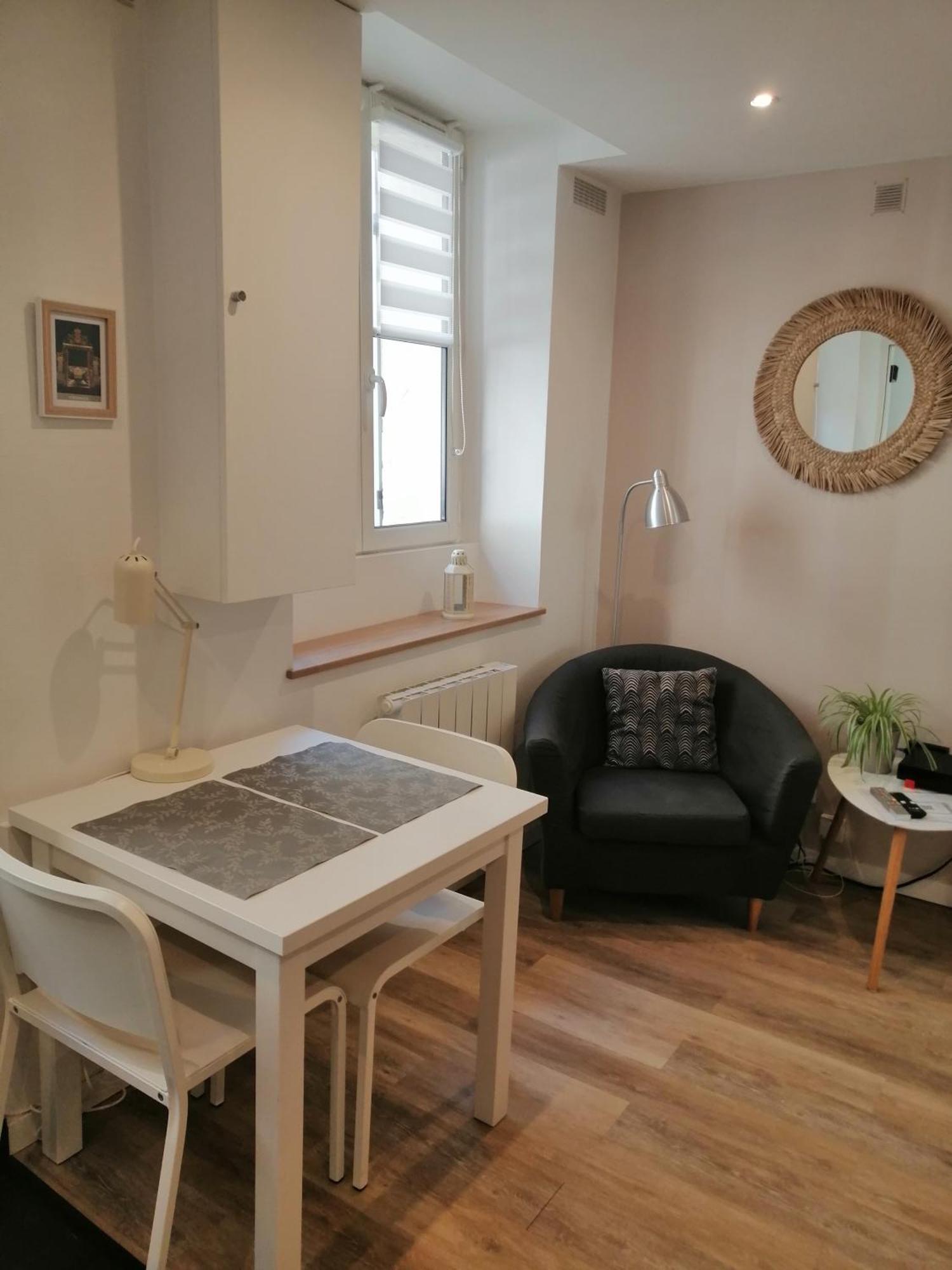 Le Vauban, Charmant Studio 5 Minutes Du Chateau 베흑사이으 외부 사진