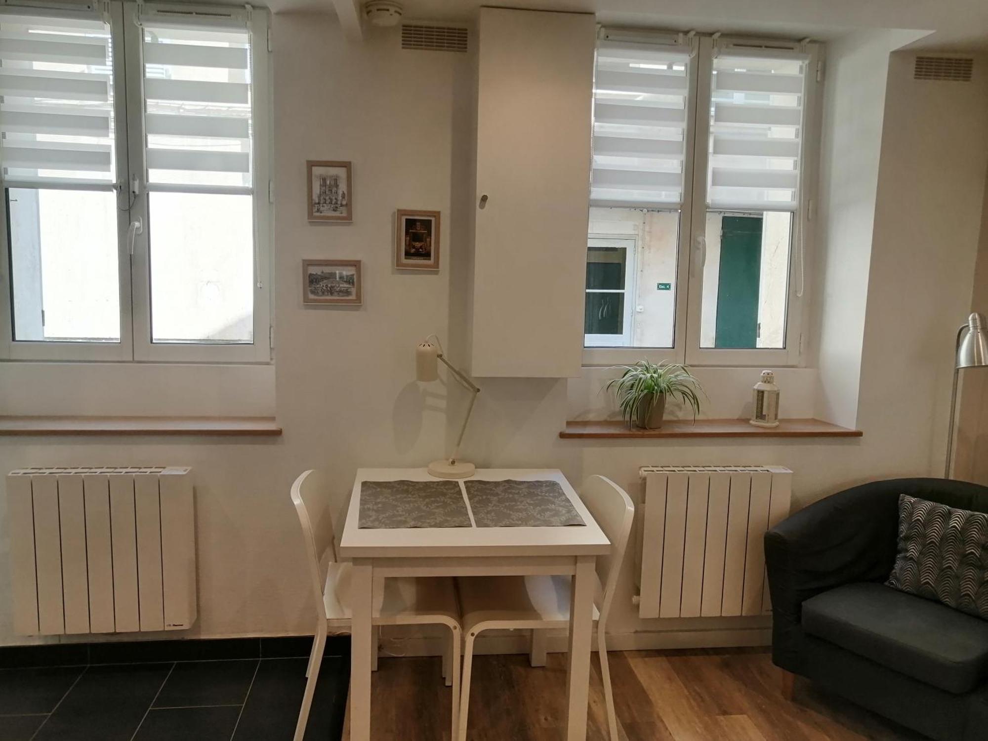 Le Vauban, Charmant Studio 5 Minutes Du Chateau 베흑사이으 외부 사진